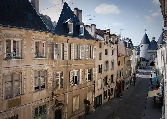 Апартаменты Les Toits Des Cordeliers *